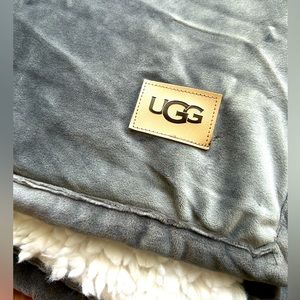 UGG Bliss Sherpa Reversible Throw Blanket, 70 x 50, Grey